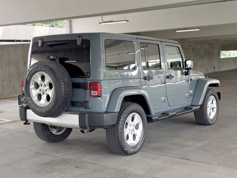 Used 2014 Jeep Wrangler Unlimited Sahara w/ Connectivity Group AWD/4WD image 5