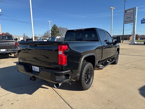 Used 2021 Chevrolet Silverado 2500 LTZ w/ LTZ Plus Package image 7