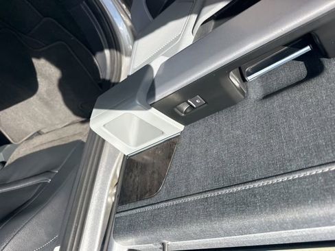 Used 2022 Ford F150 Lariat image 12