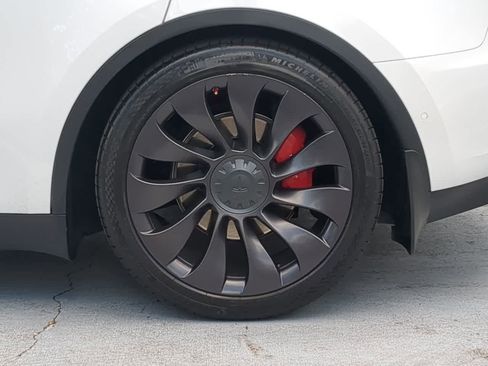 Used 2021 Tesla Model Y Performance image 13