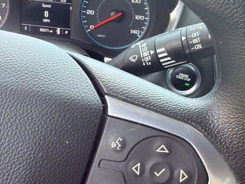 Used 2021 Chevrolet Traverse LS FWD image 16