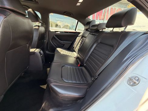 Used 2018 Volkswagen Jetta GLI FWD image 11