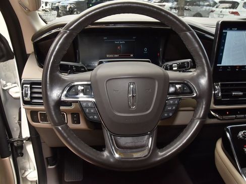 Used 2022 Lincoln Navigator Reserve AWD/4WD image 23