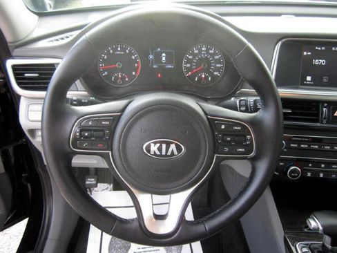 Used 2018 Kia Optima EX image 17