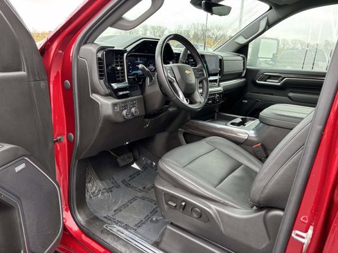 Used 2024 Chevrolet Silverado 2500 LTZ w/ LTZ Premium Package image 27