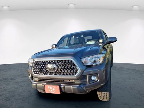 Used 2019 Toyota Tacoma TRD Off-Road AWD/4WD image 11