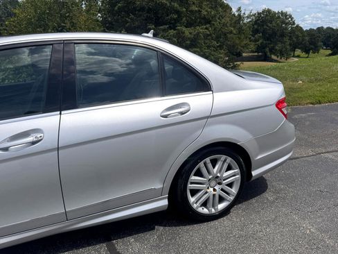 Used 2009 Mercedes-Benz C 300 Sport image 9