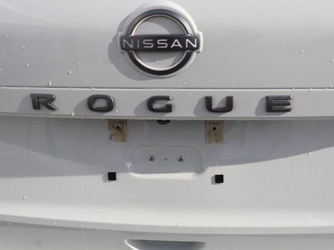 Certified 2025 Nissan Rogue S image 33