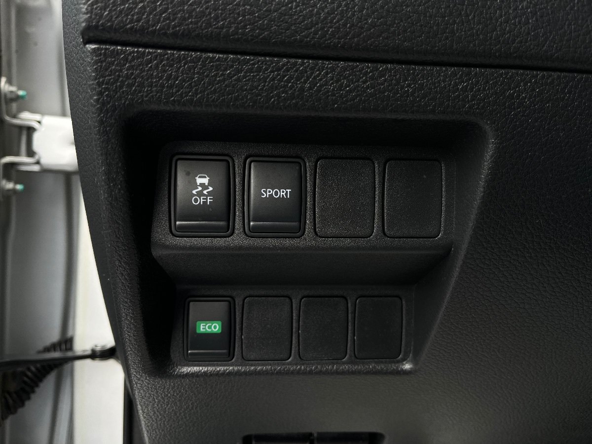 Used 2016 Nissan Rogue SV FWD image 22