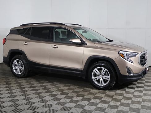 Used 2018 GMC Terrain SLE w/ Driver Convenience Package image 12
