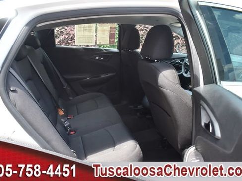 Used 2025 Chevrolet Malibu RS FWD image 21