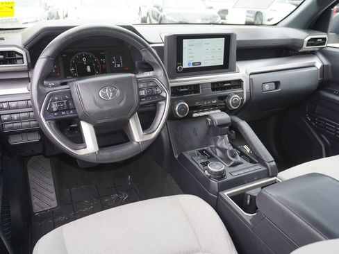 Certified 2025 Toyota 4Runner SR5 AWD/4WD image 11