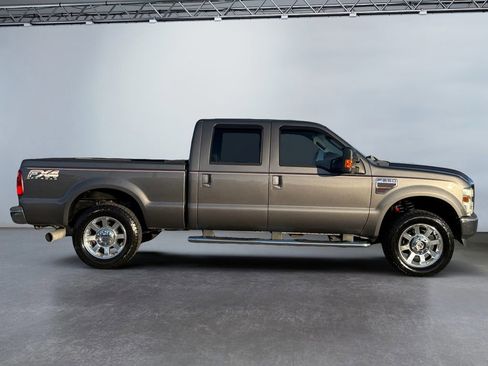 Used 2010 Ford F250 Lariat AWD/4WD image 2
