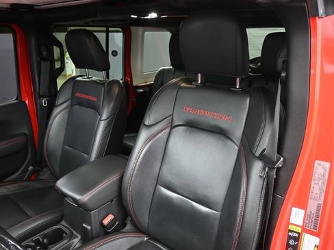 Used 2021 Jeep Wrangler Unlimited Rubicon w/ Cold Weather Group AWD/4WD image 11