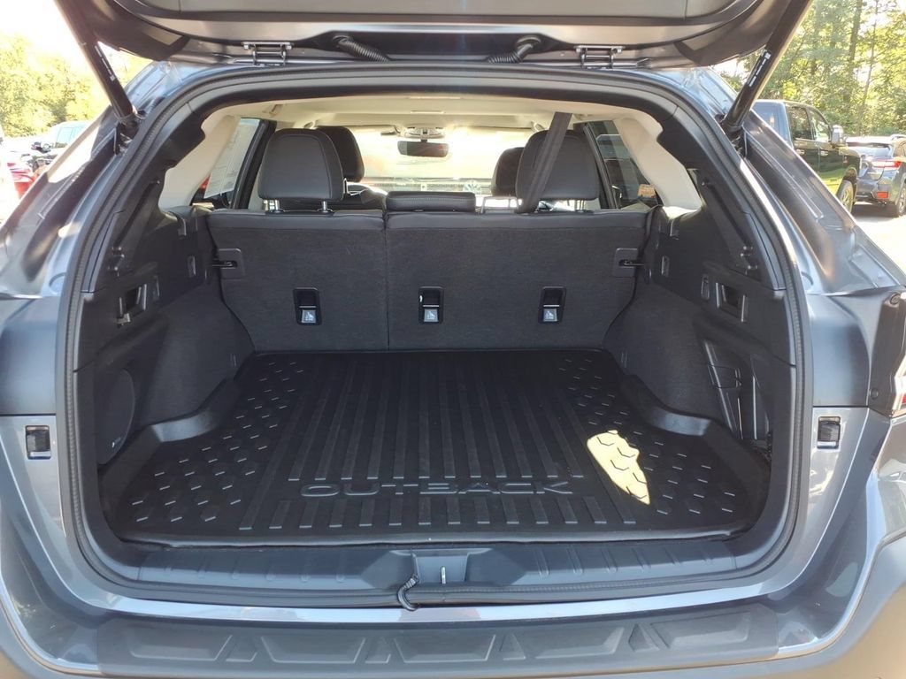Certified 2025 Subaru Outback Onyx Edition AWD/4WD image 17