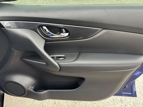 Used 2019 Nissan Rogue SV FWD image 41