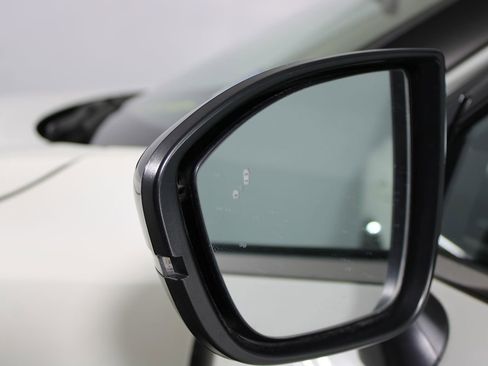 Used 2023 Nissan Pathfinder SL image 25