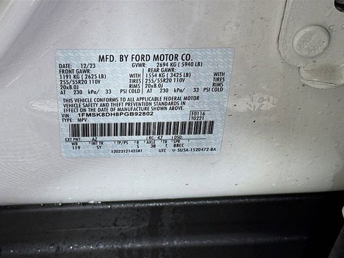 Used 2023 Ford Explorer XLT w/ Equipment Group 202A AWD/4WD image 34