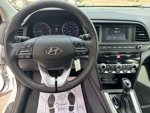 Used 2020 Hyundai Elantra SE w/ Cargo Package (C1) FWD image 13