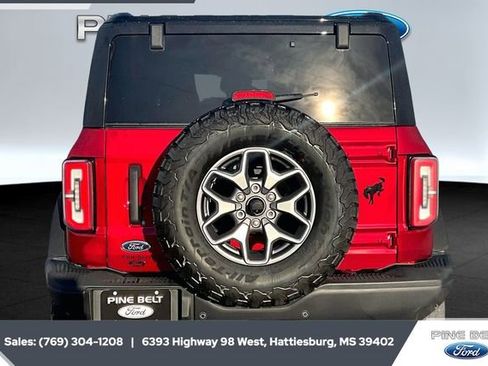 Used 2025 Ford Bronco Badlands image 4