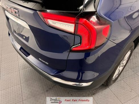 Used 2022 GMC Terrain SLT image 14