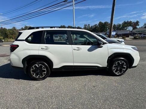 Used 2025 Subaru Forester image 2
