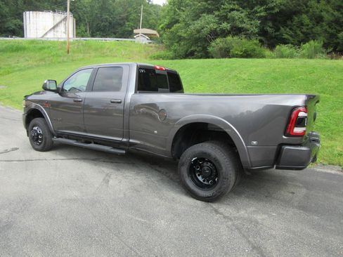Used 2021 RAM 3500 Laramie AWD/4WD image 5