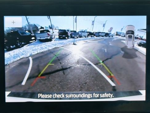 Used 2022 Ford Explorer XLT image 34