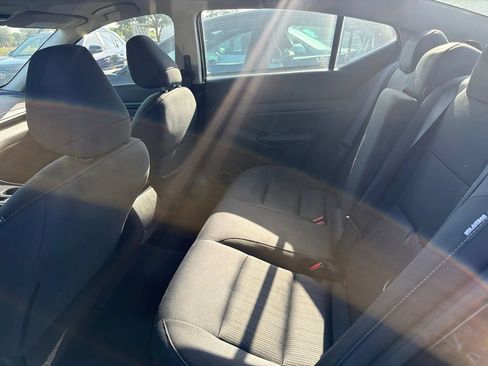 Used 2025 Nissan Altima 2.5 SV FWD image 3