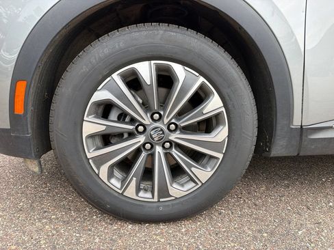 Used 2024 Buick Envision Preferred AWD/4WD image 9