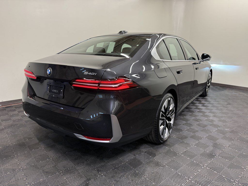 Used 2024 BMW 540i xDrive AWD/4WD image 14