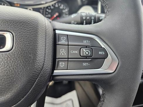 Used 2025 Jeep Compass Limited AWD/4WD image 33