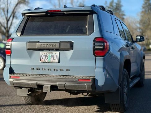 Used 2025 Toyota 4Runner SR5 image 5