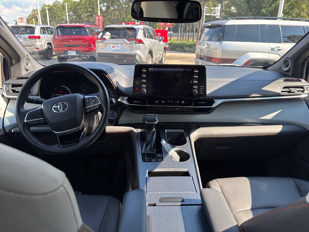 Certified 2021 Toyota Sienna XSE w/ XSE Plus Package AWD/4WD image 20