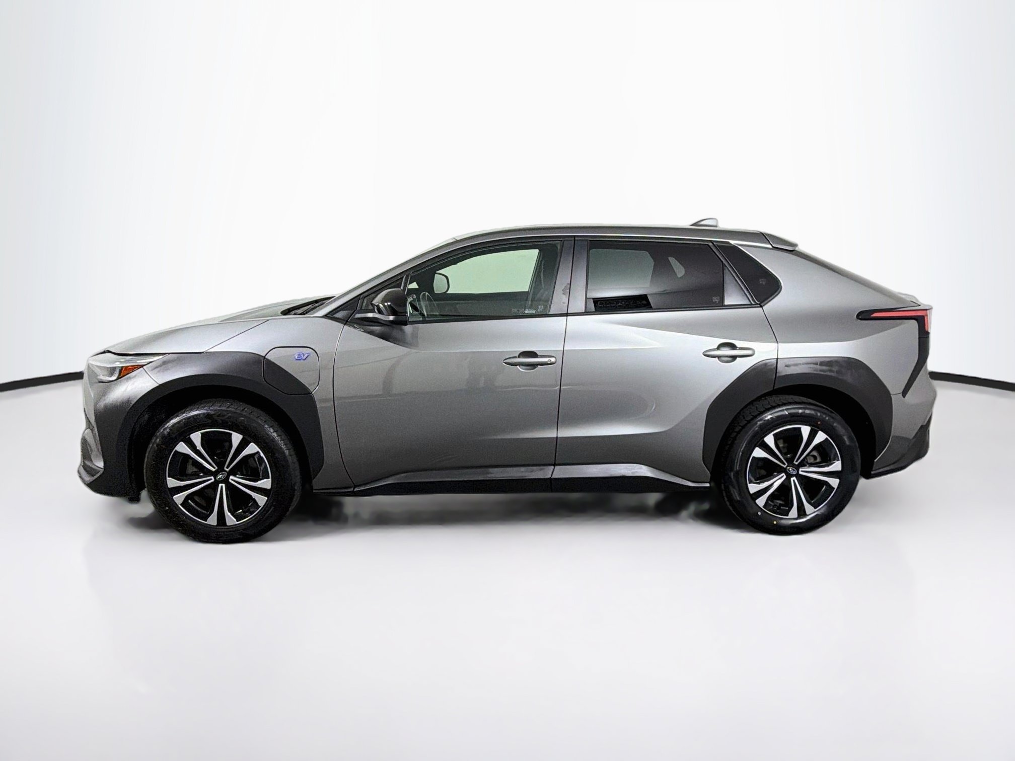 Used 2023 Subaru Solterra AWD image 4