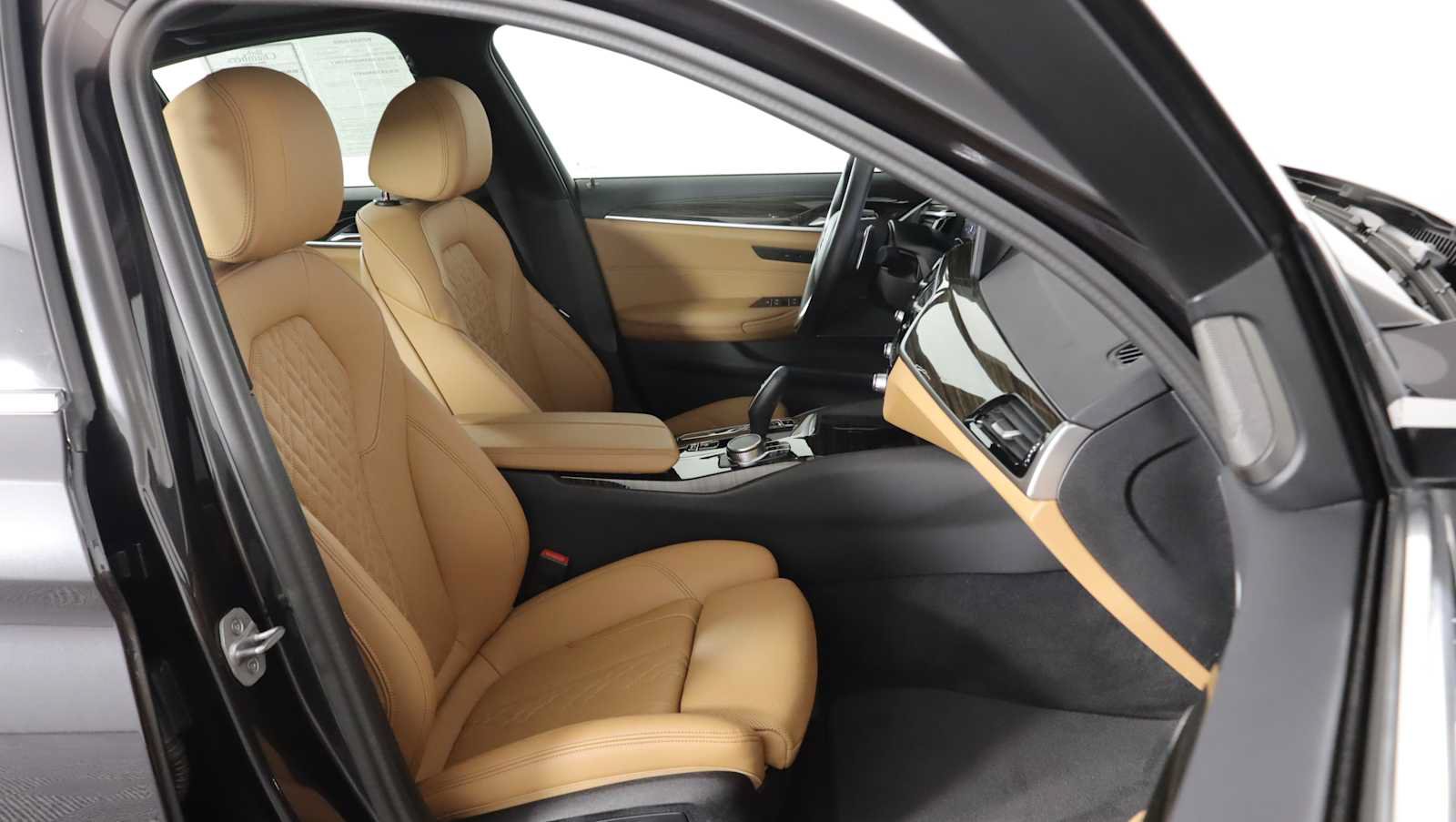 Used 2023 BMW 530i xDrive w/ Premium Package AWD/4WD image 10