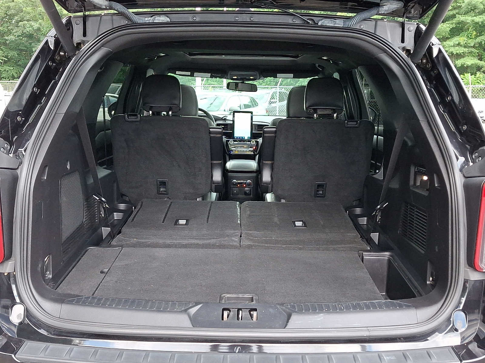 Used 2022 Ford Explorer ST w/ Equipment Group 401A AWD/4WD image 32