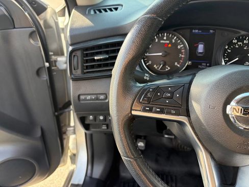 Certified 2019 Nissan Rogue SV AWD/4WD image 17