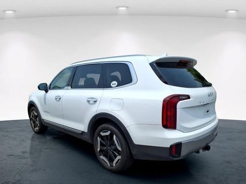Used 2025 Kia Telluride S FWD image 19