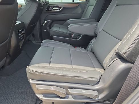 New 2026 GMC Yukon Denali w/ Denali Reserve Package AWD/4WD image 15