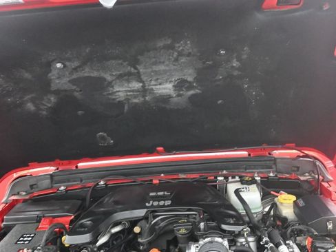Used 2018 Jeep Wrangler Unlimited Sahara w/ LED Lighting Group AWD/4WD image 14