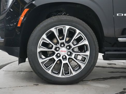 Used 2025 GMC Yukon XL Denali w/ Sun & Power Step Package AWD/4WD image 31