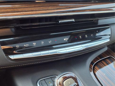 Used 2024 Cadillac Escalade Premium Luxury w/ Performance Package image 9