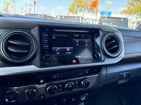 Used 2017 Toyota Tacoma Limited w/ Tow Package AWD/4WD image 27