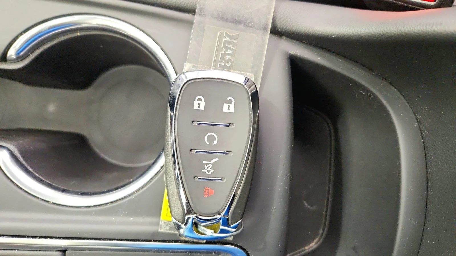 Used 2024 Chevrolet Equinox LT w/ LPO, Cargo Package FWD image 15