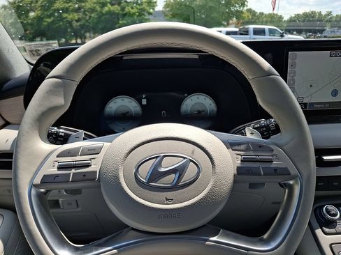 Used 2023 Hyundai Palisade Limited AWD/4WD image 19