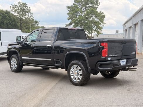 Used 2024 Chevrolet Silverado 2500 High Country w/ High Country Premium Package AWD/4WD image 10