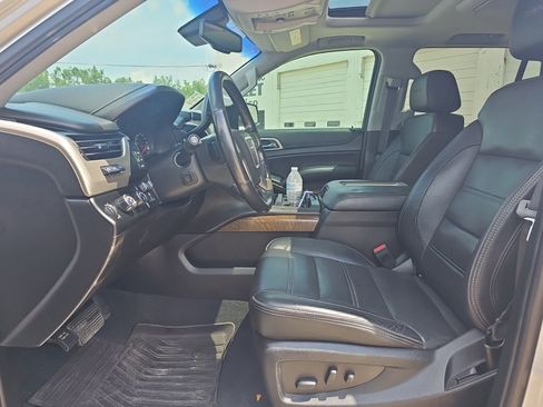 Used 2019 GMC Yukon Denali AWD/4WD image 3