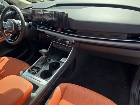 New 2026 Kia Carnival EX image 12