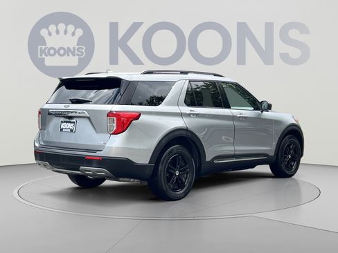 Used 2020 Ford Explorer XLT w/ Equipment Group 202A AWD/4WD image 8